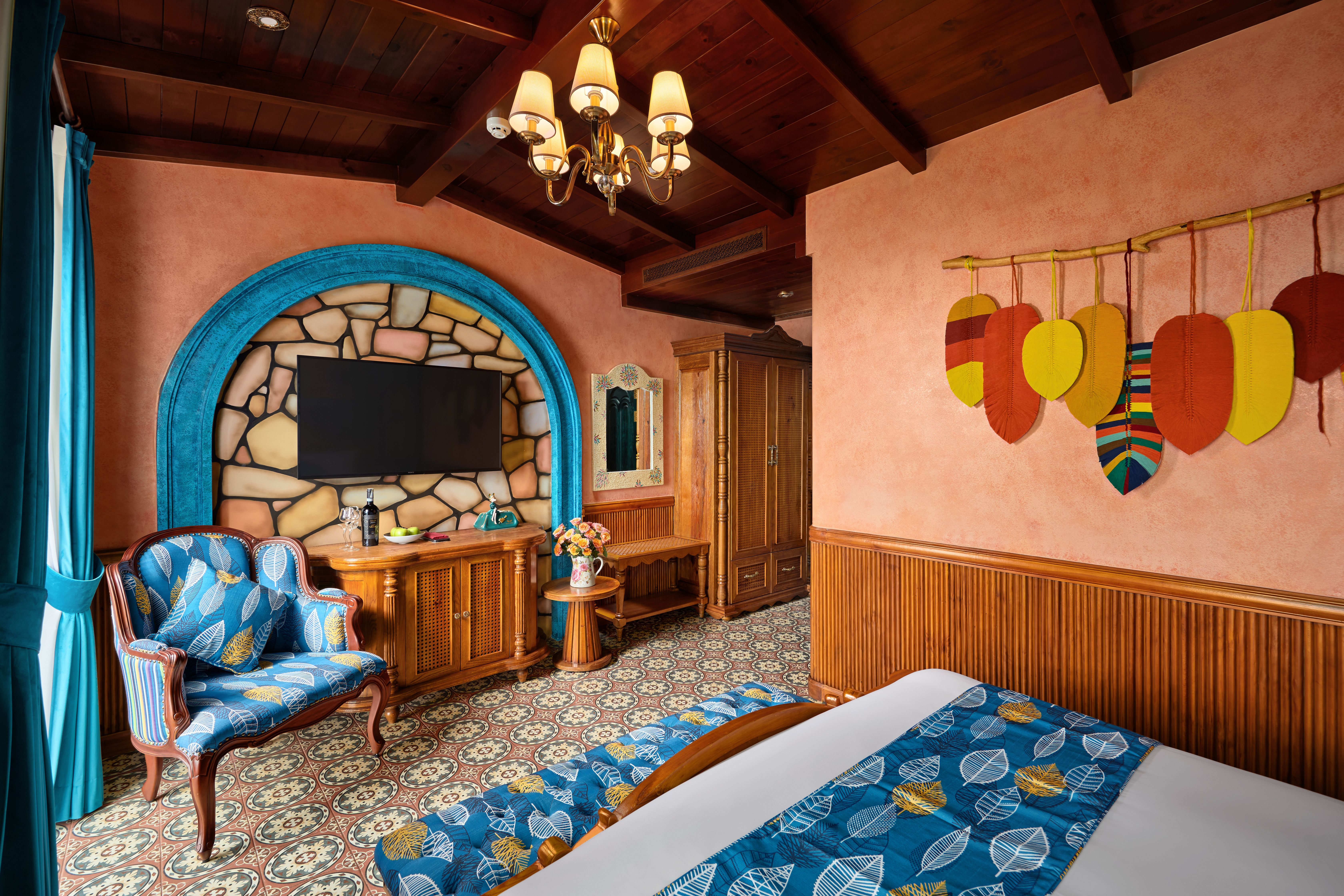 room detail thumbnail 2