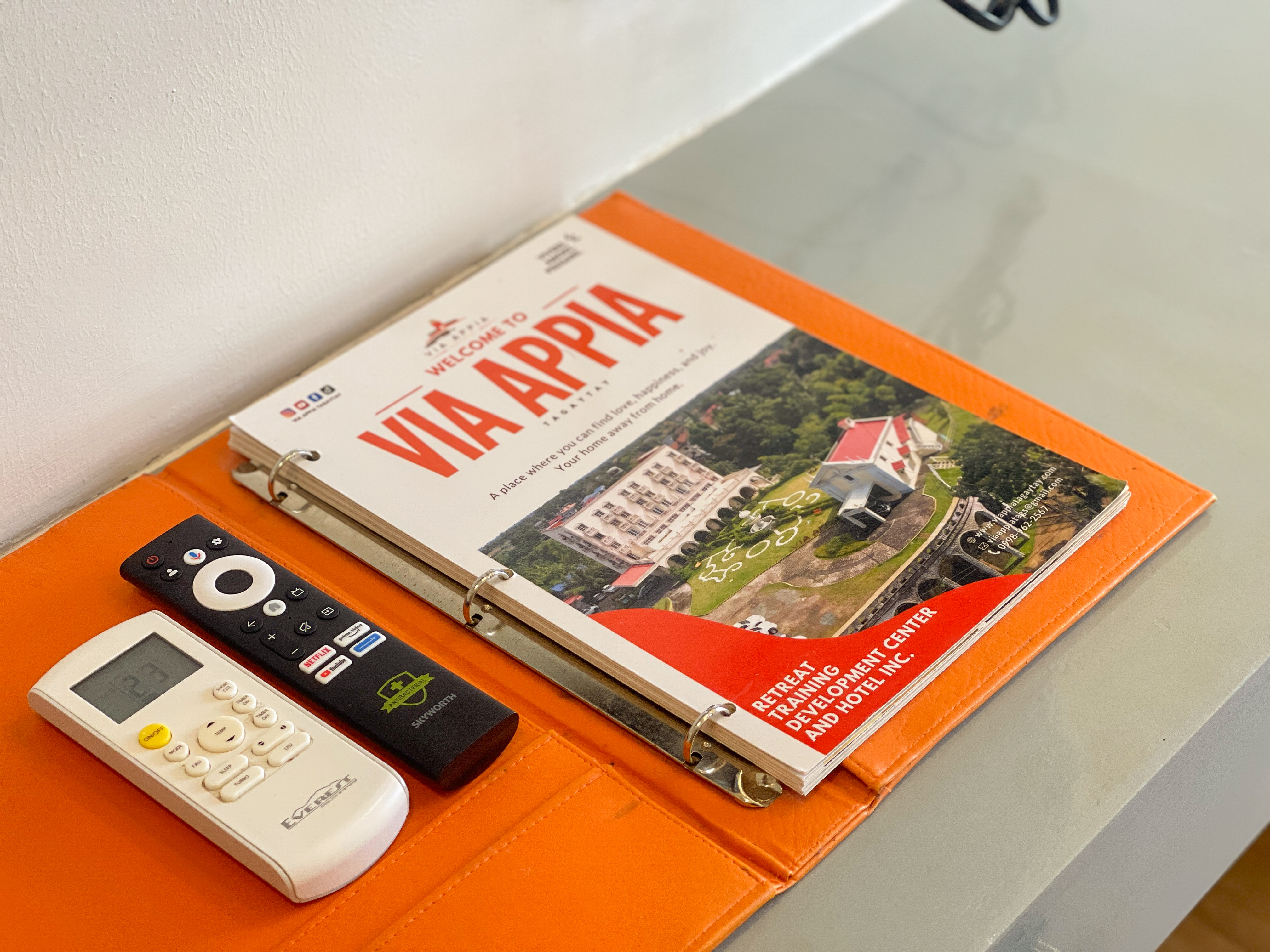 room detail thumbnail 1