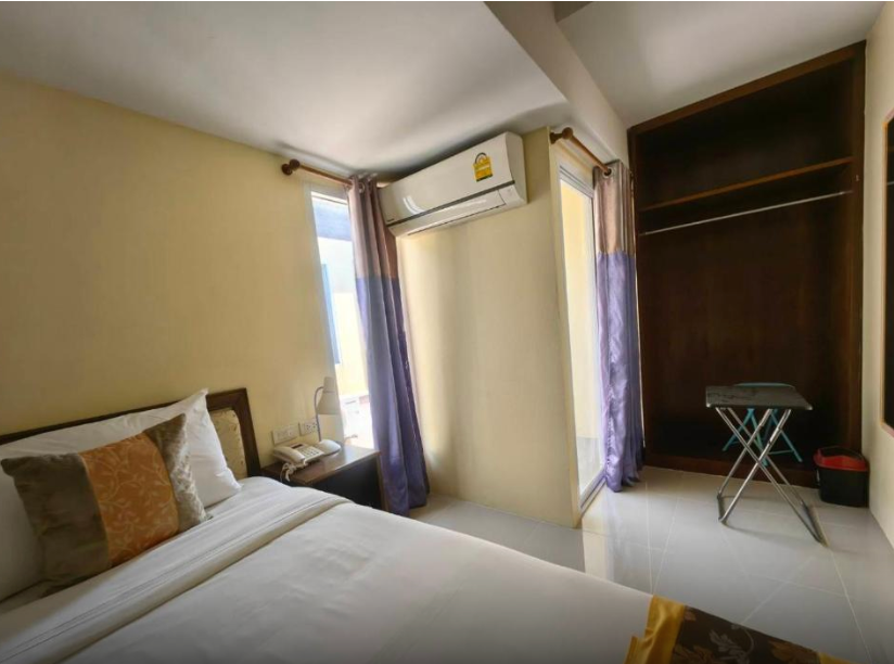 room detail thumbnail 0