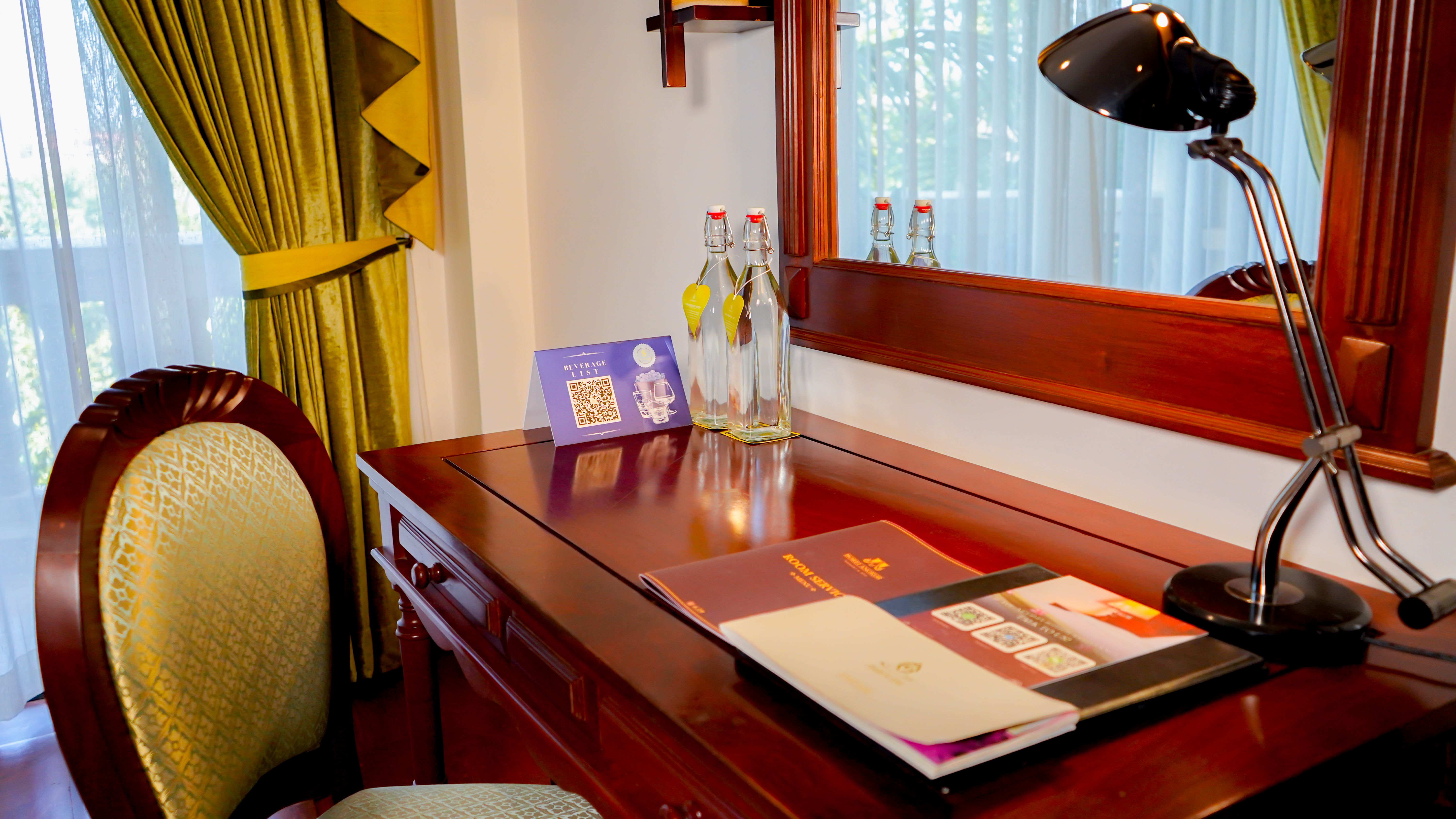 room detail thumbnail 2