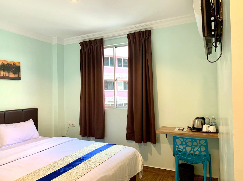 room detail thumbnail 1