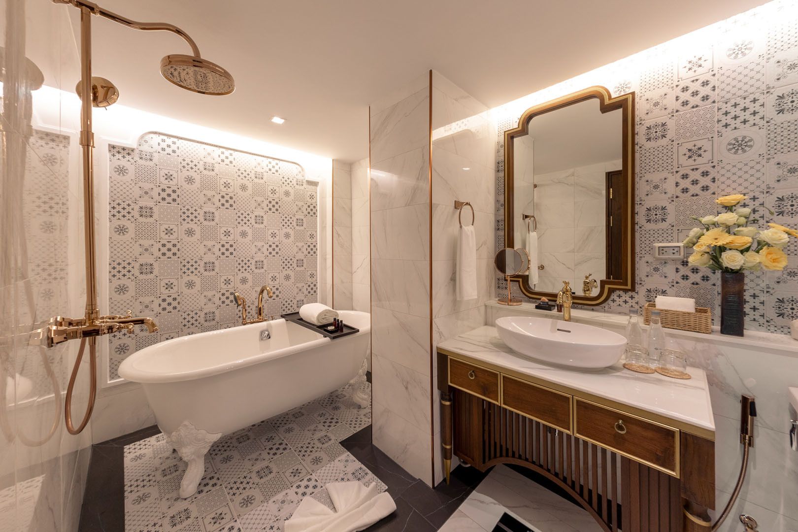 room detail thumbnail 2