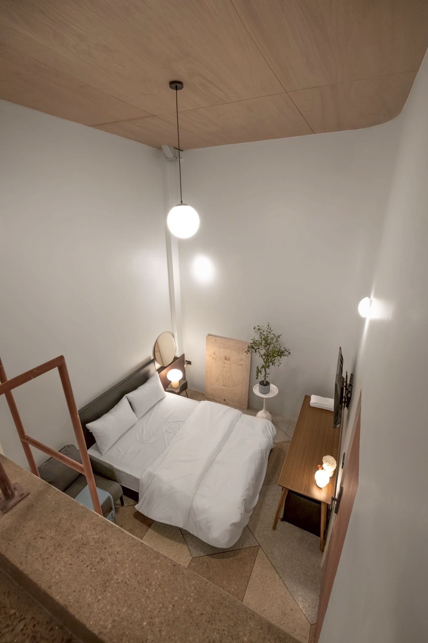 room detail thumbnail 1