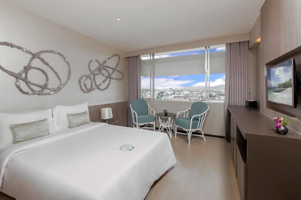 room detail thumbnail 1