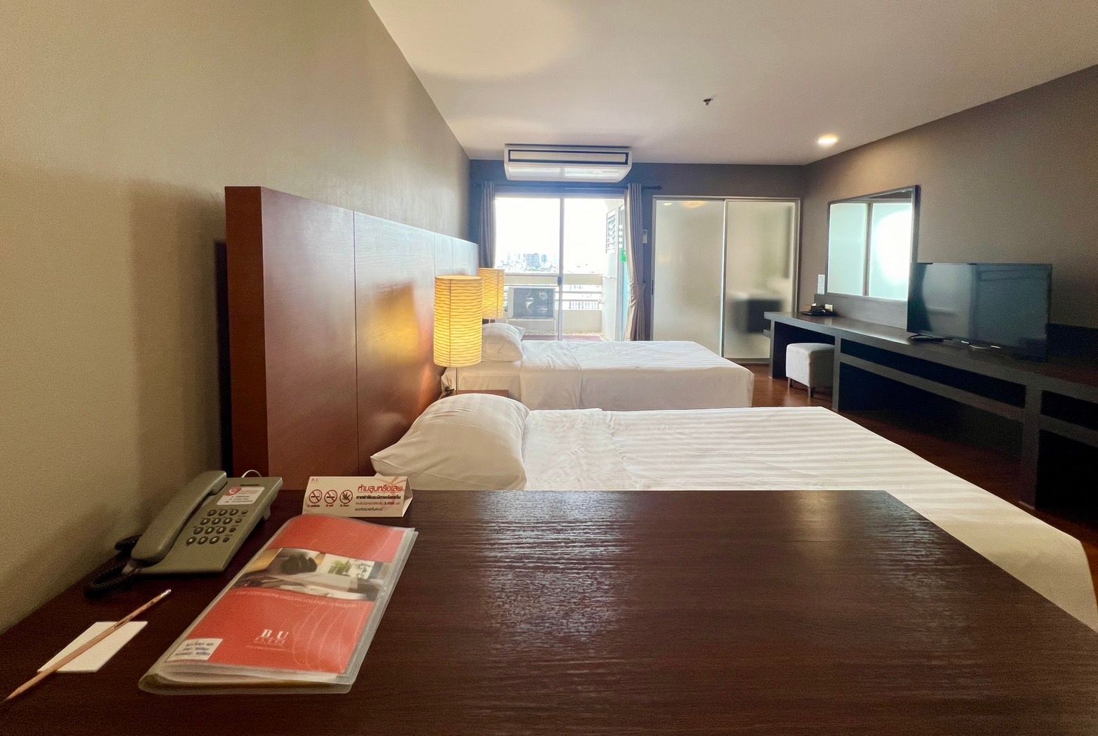 room detail thumbnail 2