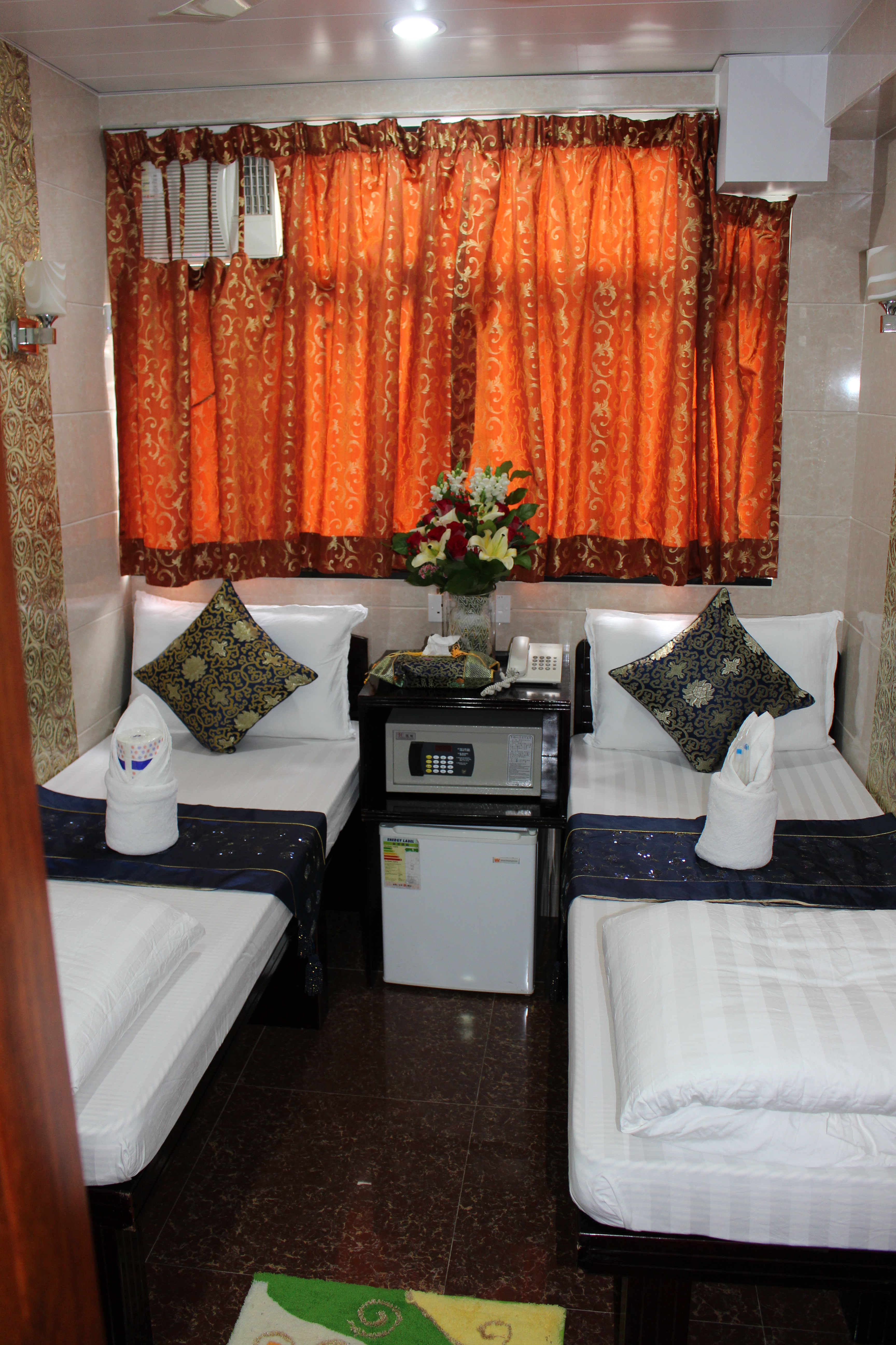 room detail thumbnail 0