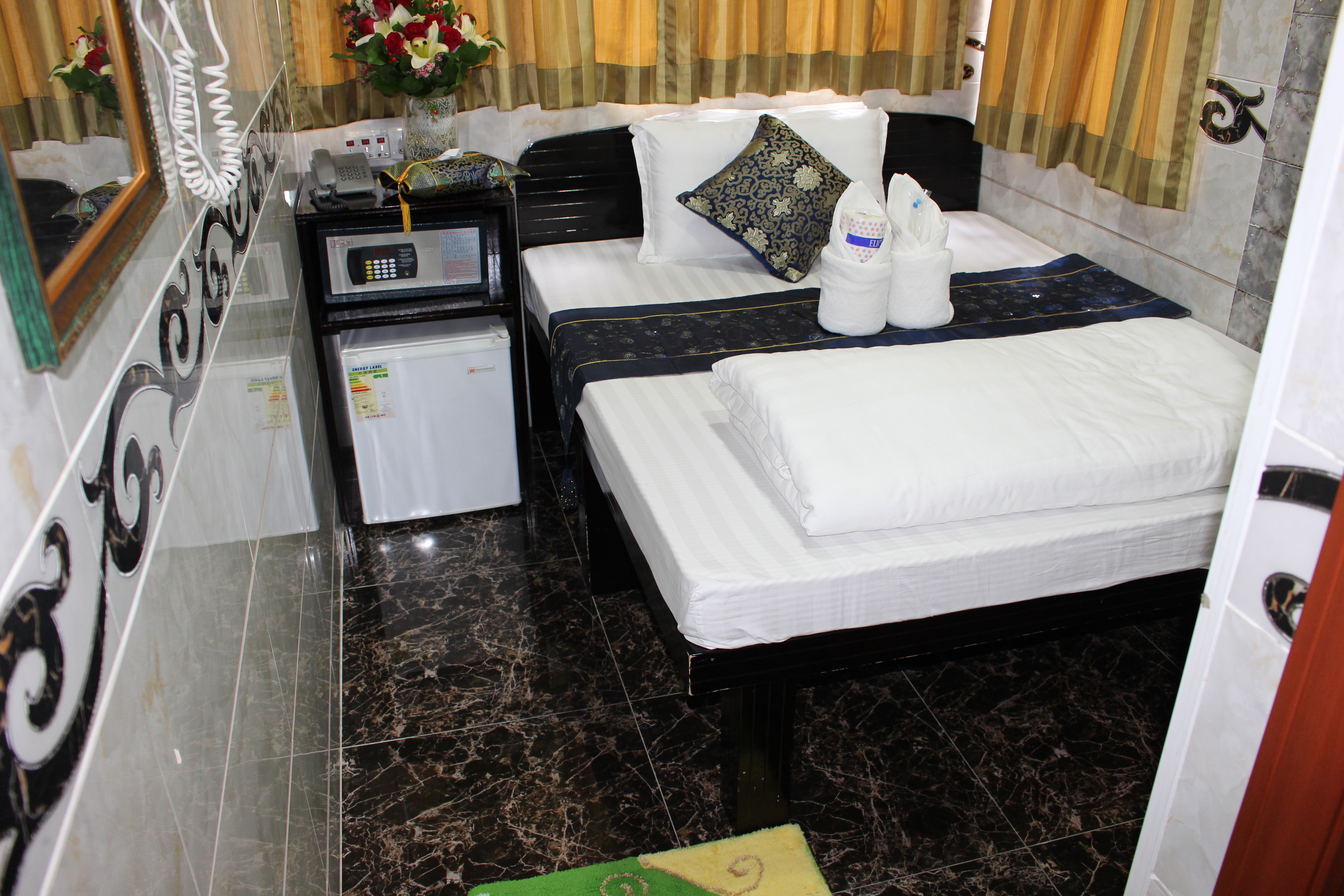 room detail thumbnail 0