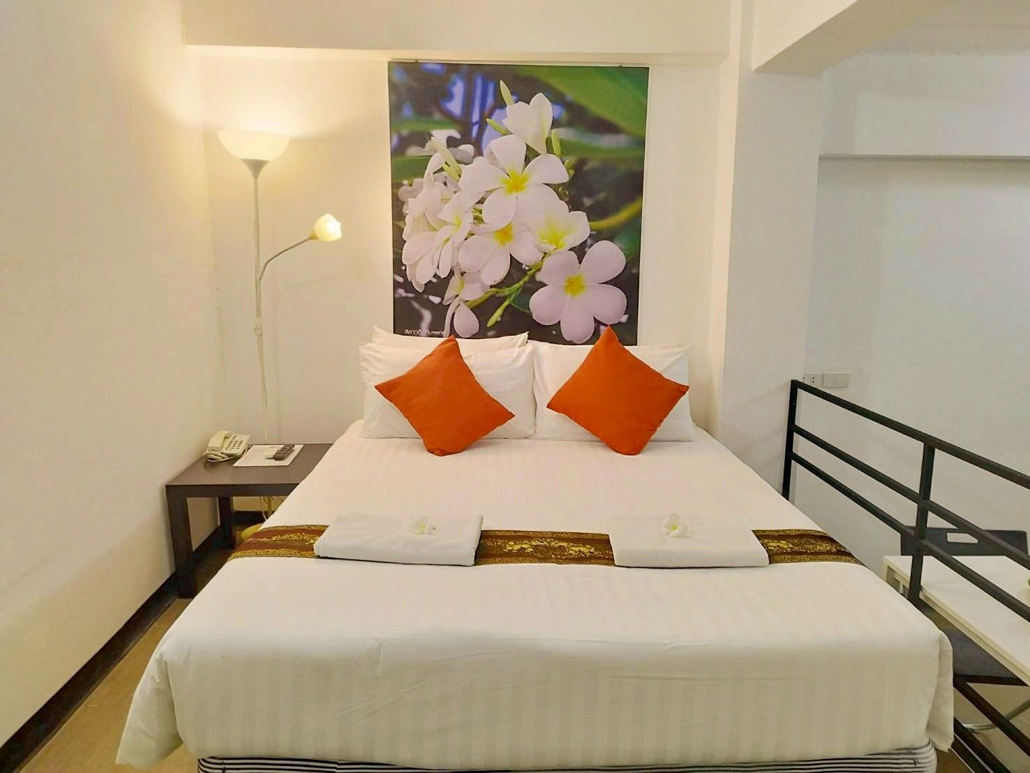 room detail thumbnail 0