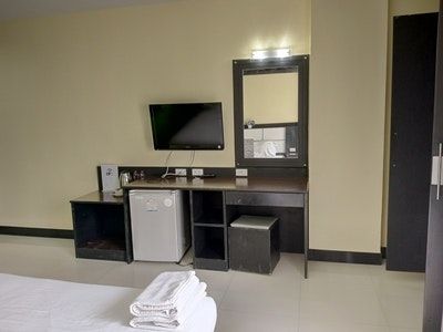 room detail thumbnail 2