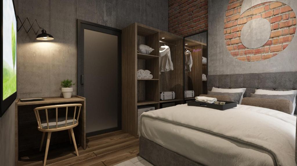 room detail thumbnail 2