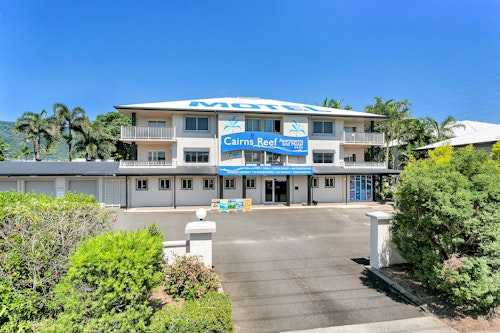 Cairns Reef Apartments & Motel thumbnail