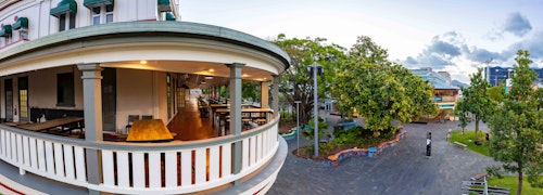 Hides Hotel Cairns thumbnail