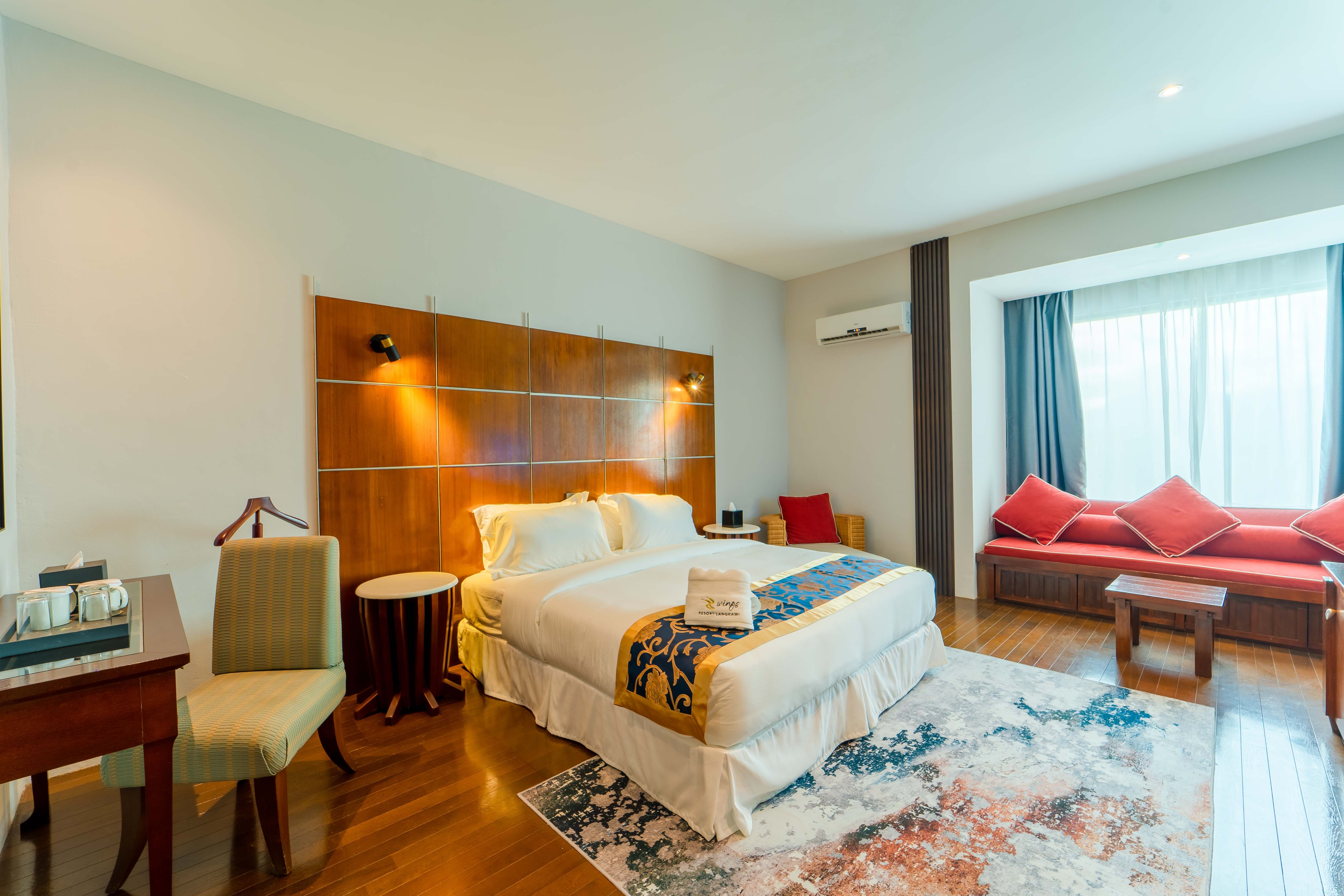 room detail thumbnail 2