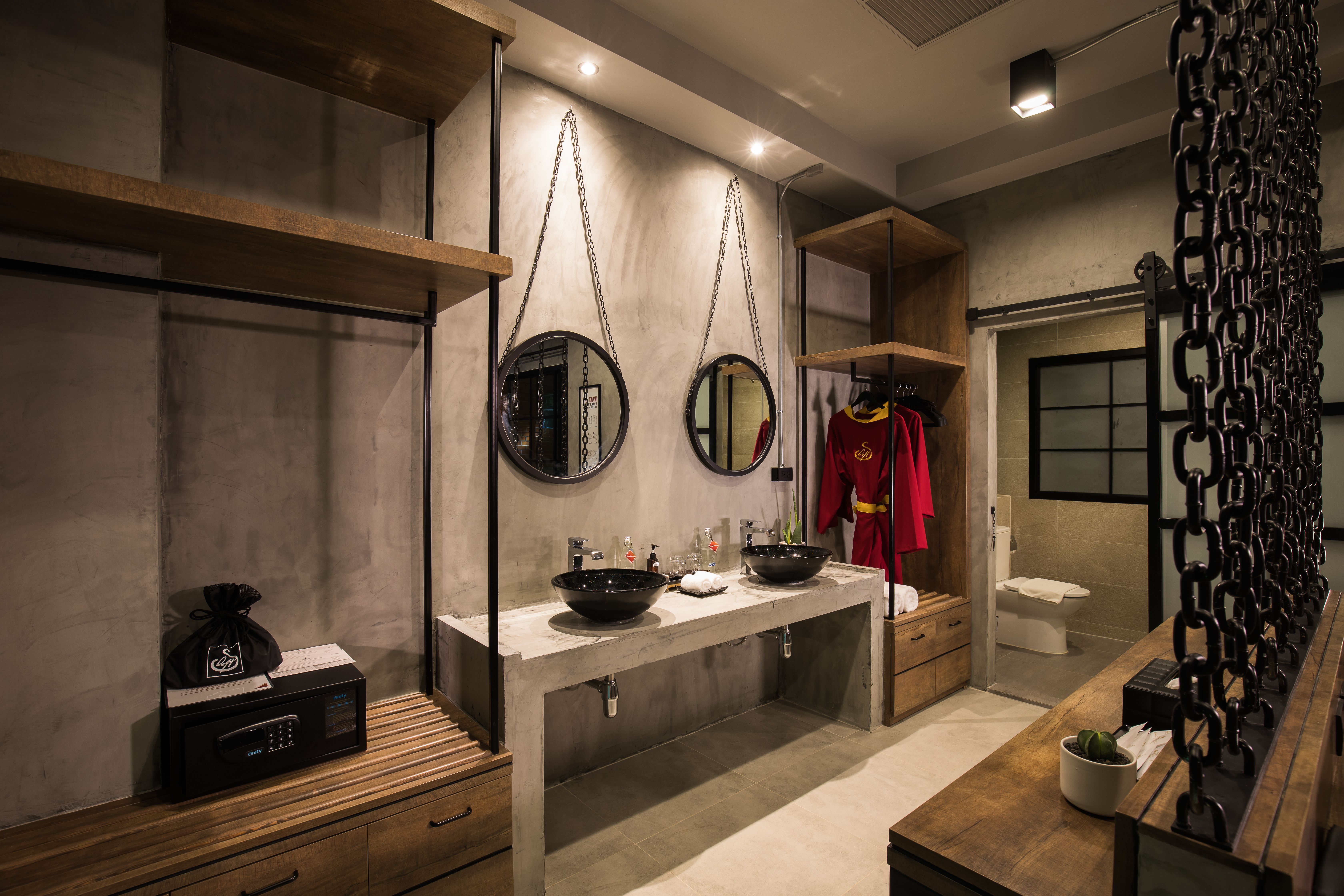 room detail thumbnail 1