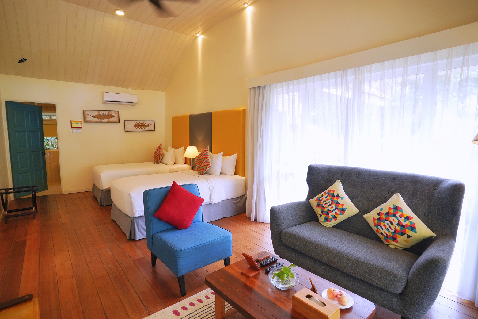 room detail thumbnail 2