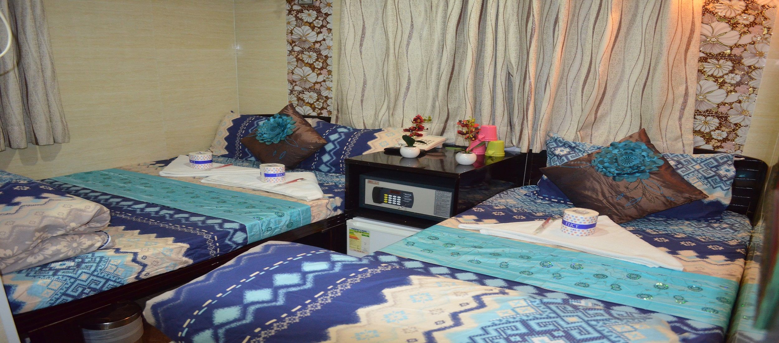 room detail thumbnail 2