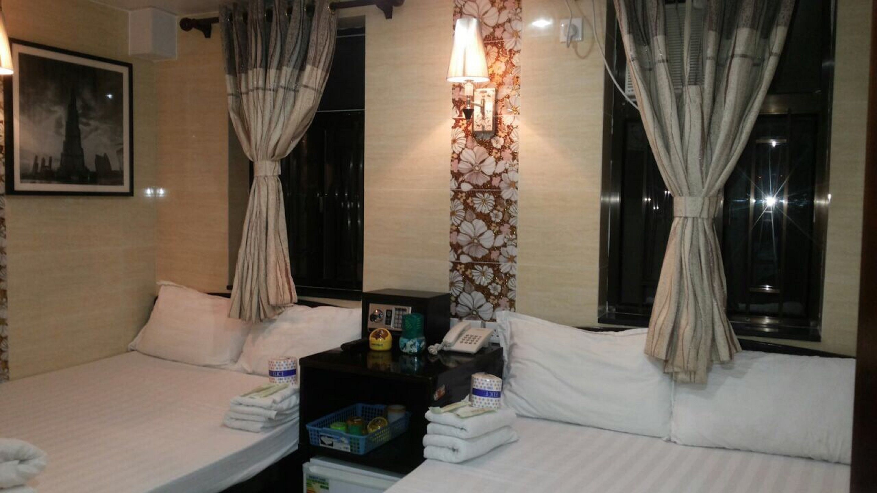 room detail thumbnail 1