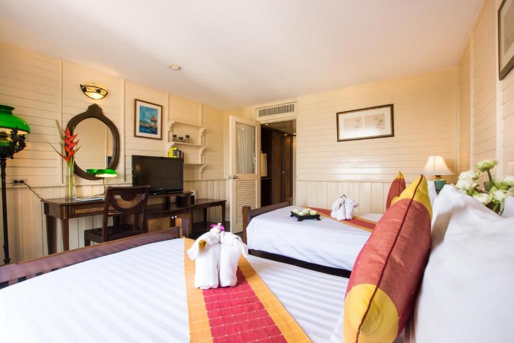 room detail thumbnail 2