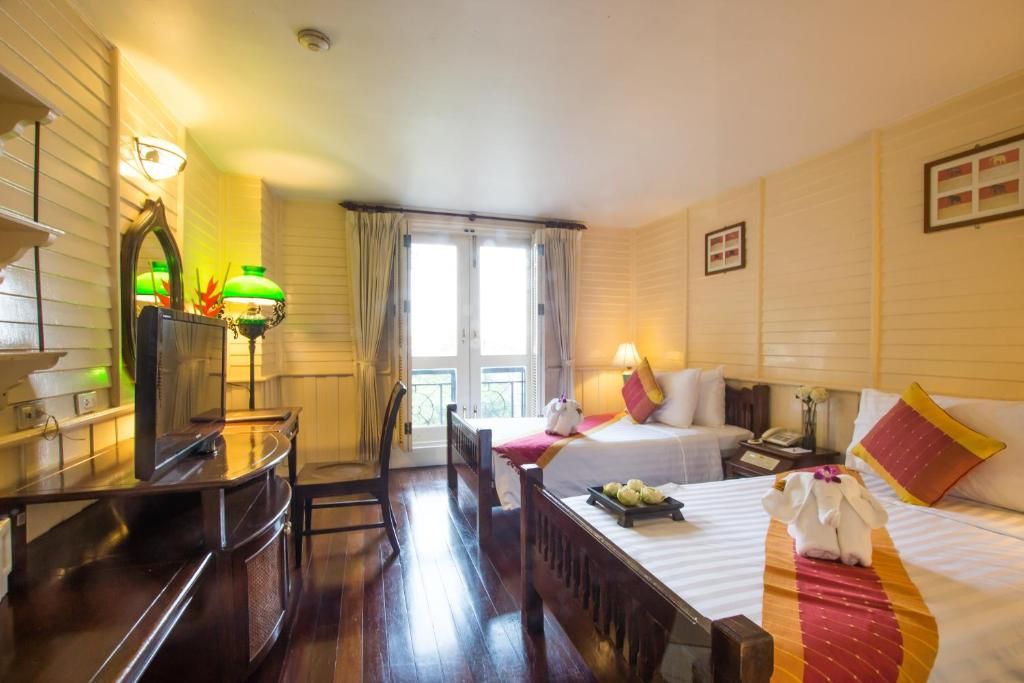 room detail thumbnail 2