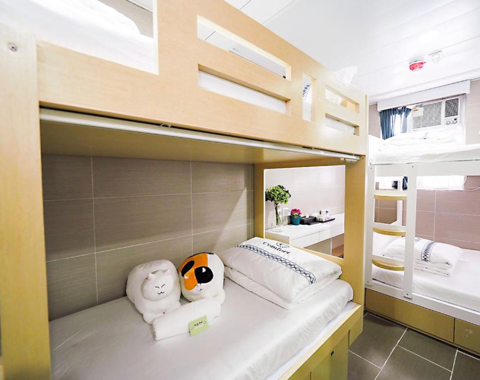 room detail thumbnail 2