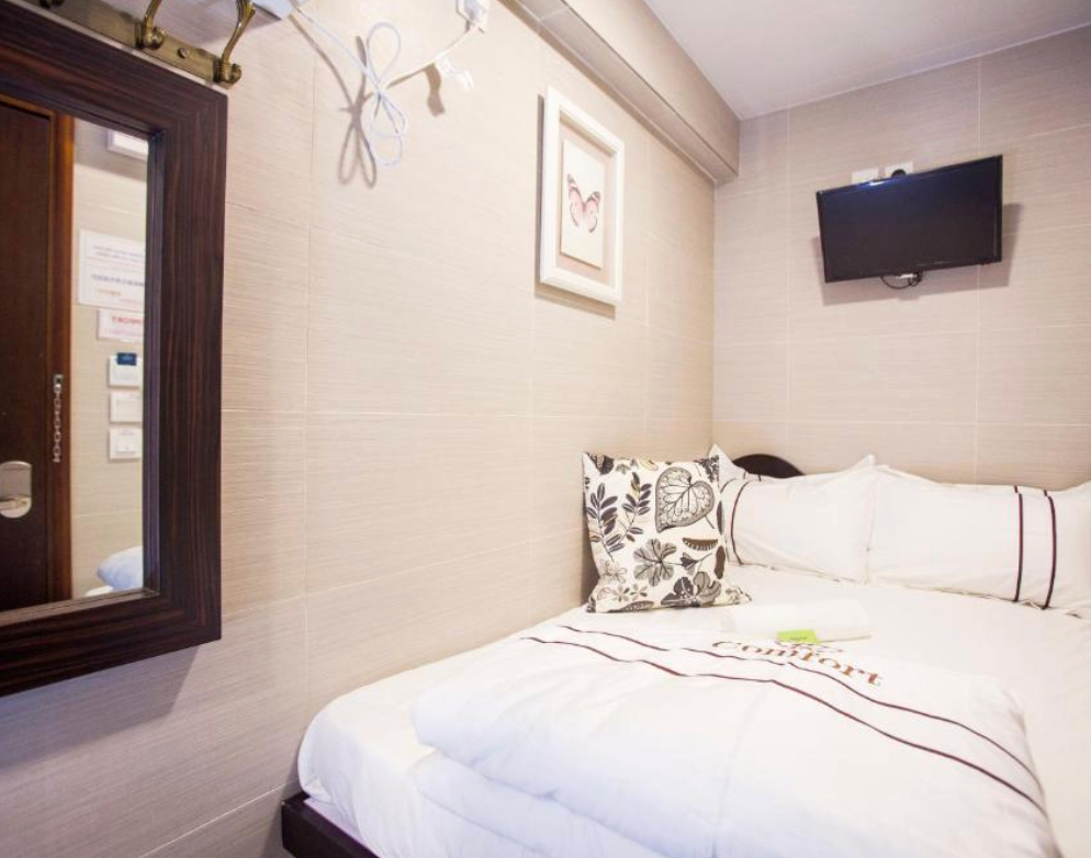 room detail thumbnail 1