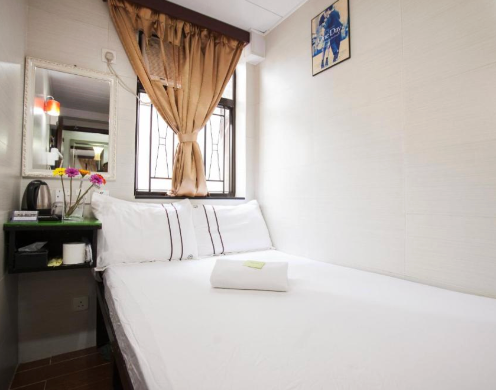 room detail thumbnail 2