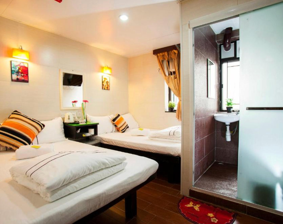 room detail thumbnail 2