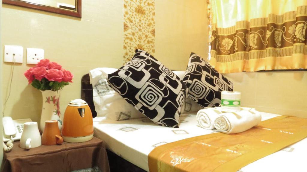 room detail thumbnail 1