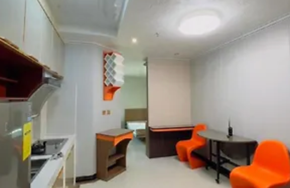 room detail thumbnail 2