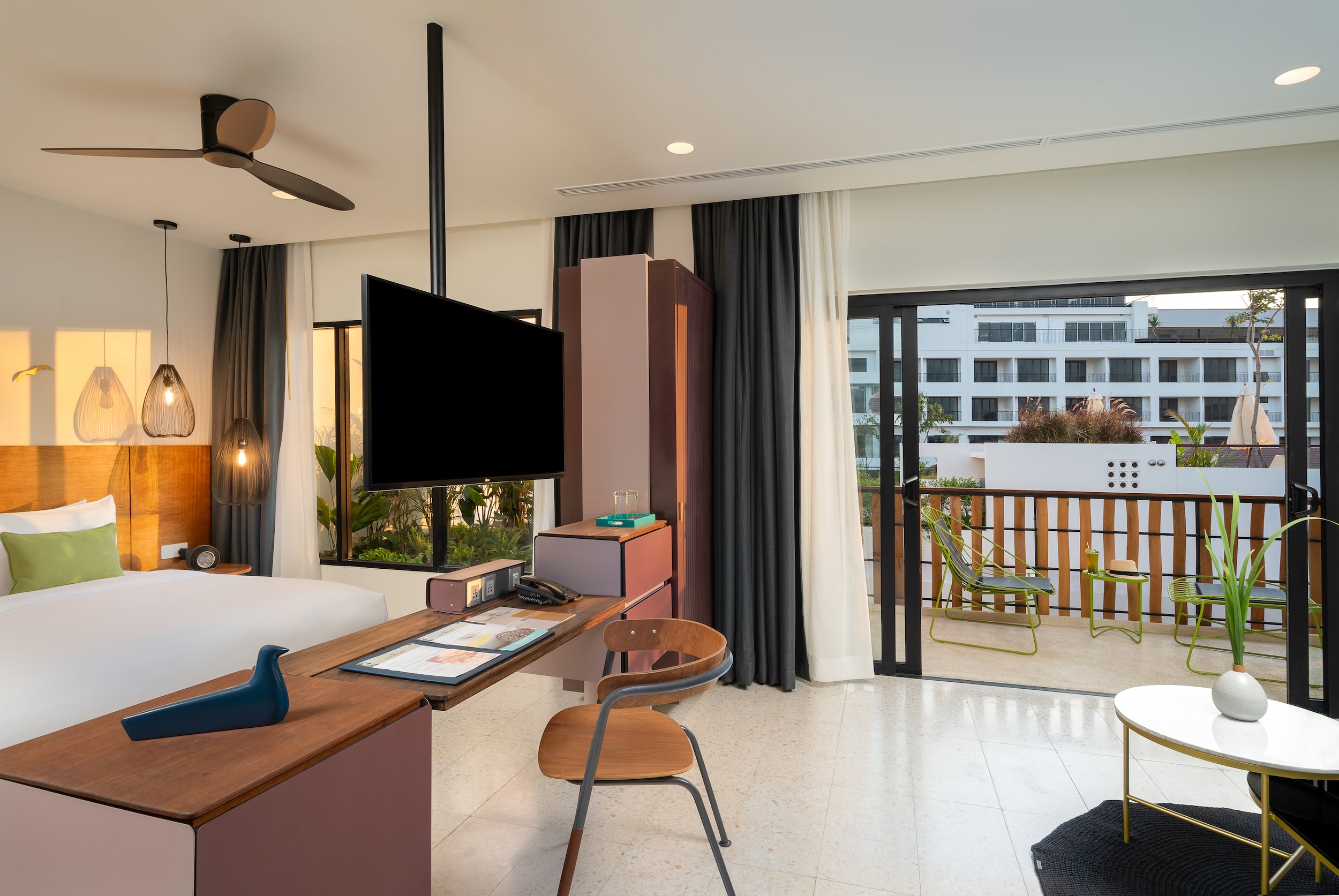 room detail thumbnail 2