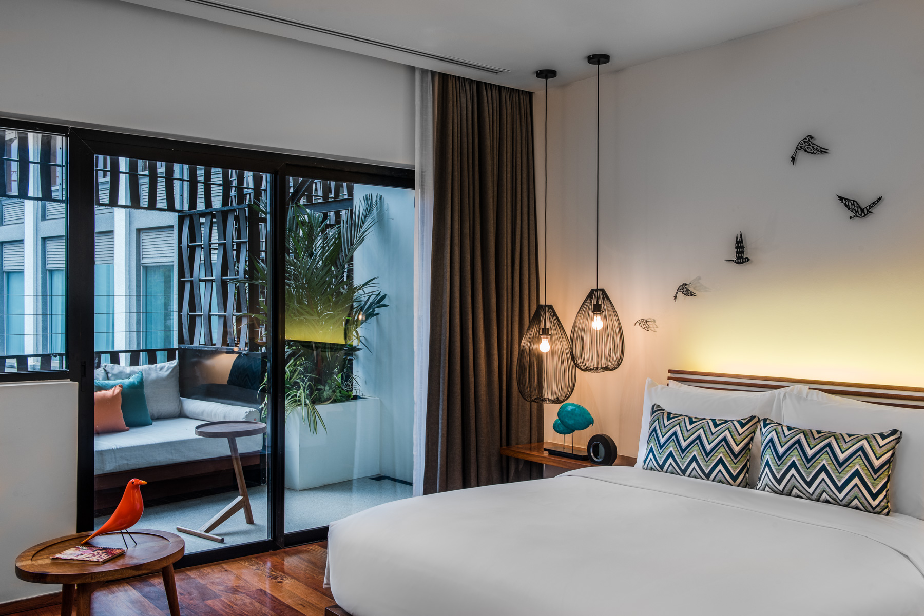room detail thumbnail 2