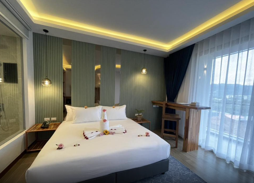 room detail thumbnail 1