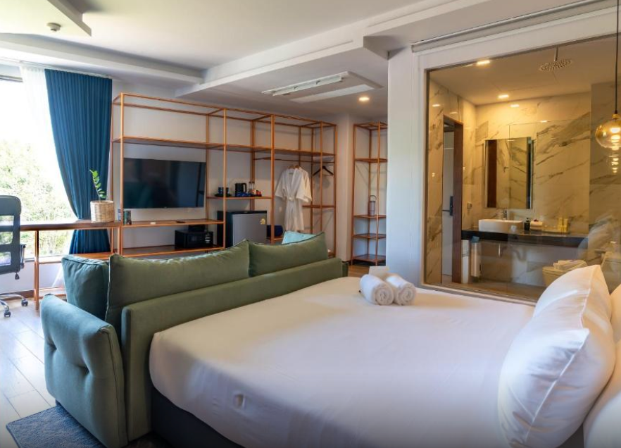 room detail thumbnail 2