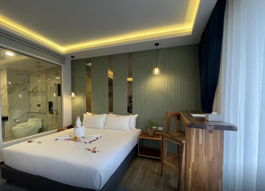 room detail thumbnail 2