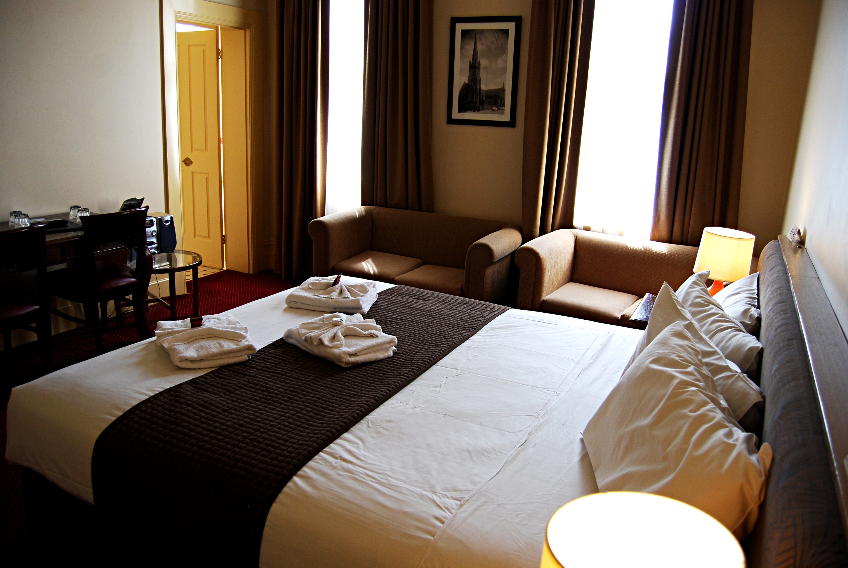room detail thumbnail 1