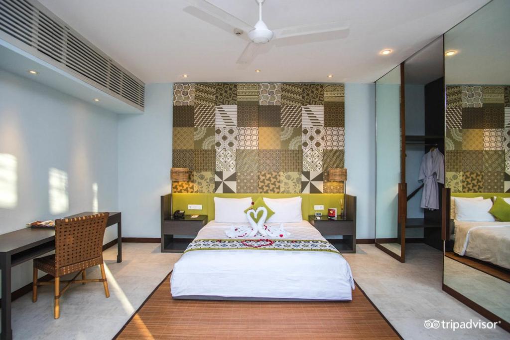 room detail thumbnail 1