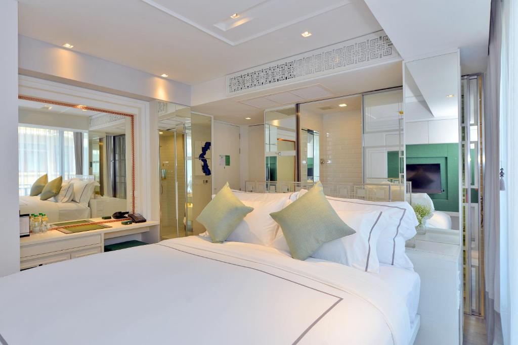 room detail thumbnail 0