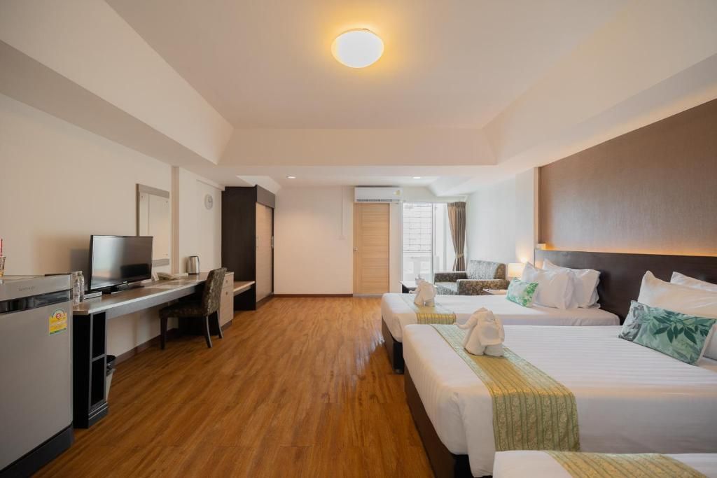room detail thumbnail 1