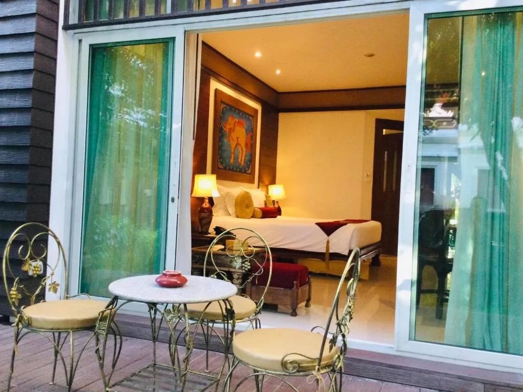 room detail thumbnail 0