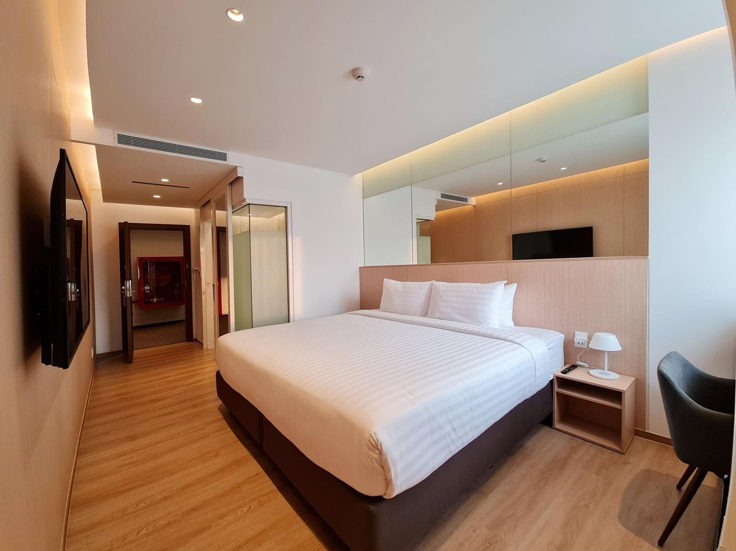 room detail thumbnail 0