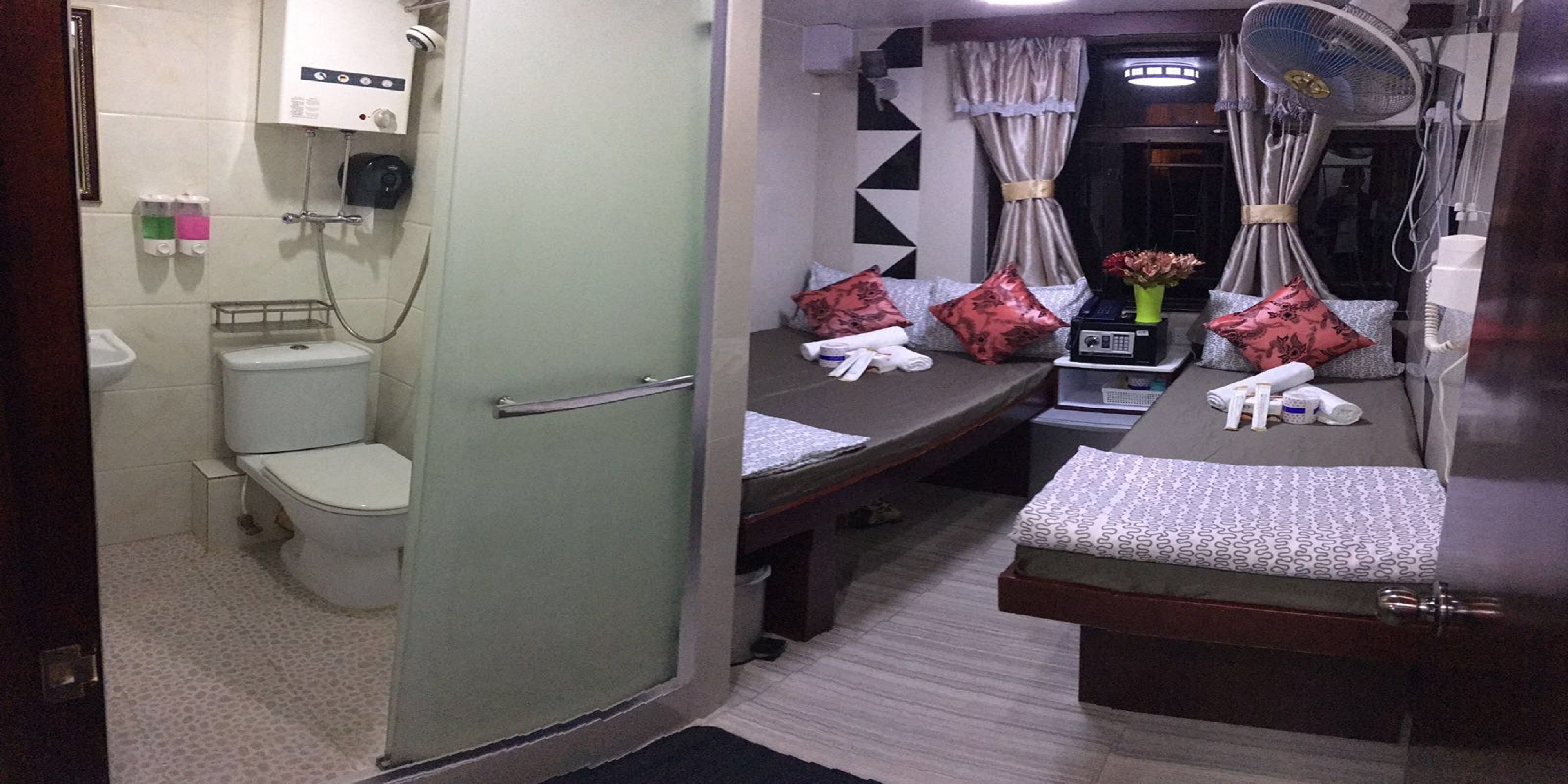 room detail thumbnail 1