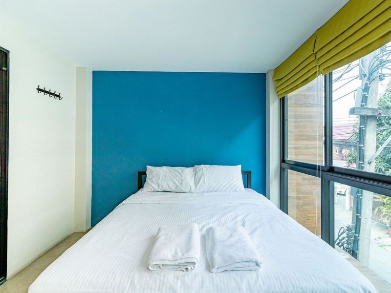 room detail thumbnail 2