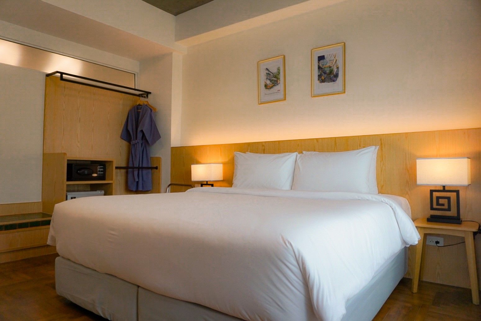 room detail thumbnail 1