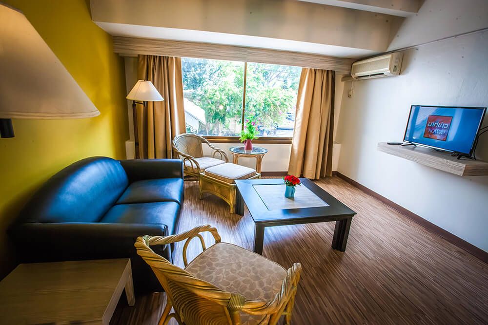 room detail thumbnail 1