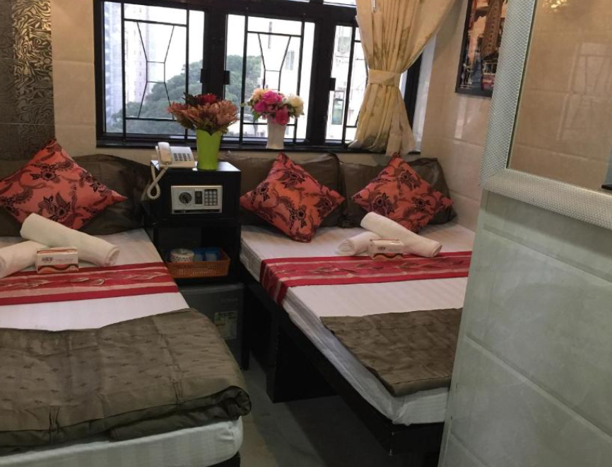 room detail thumbnail 1