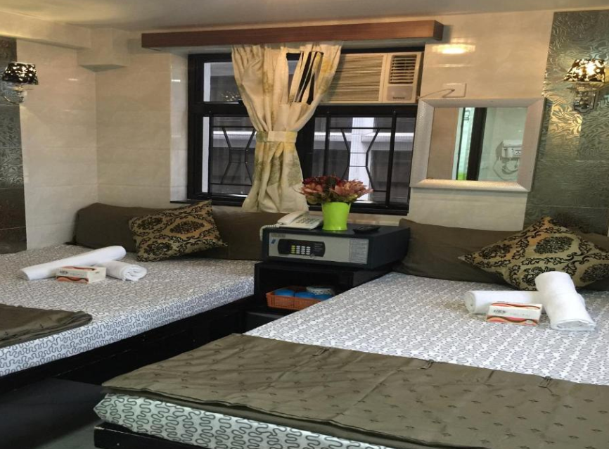 room detail thumbnail 2