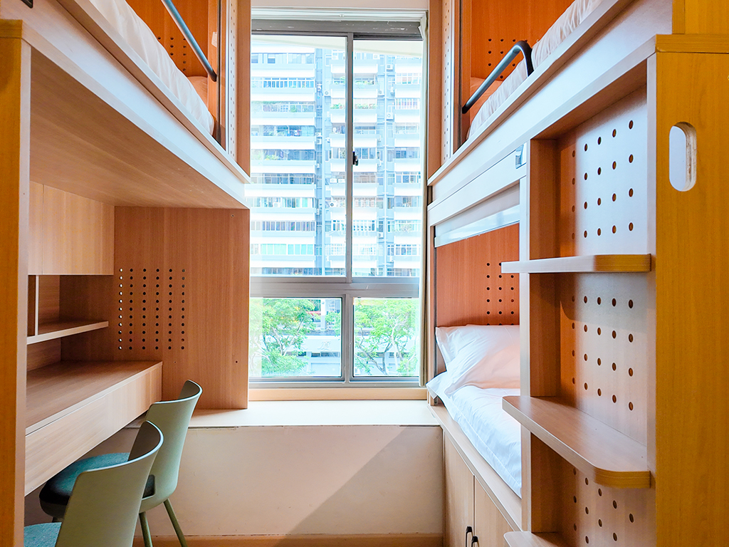 room detail thumbnail 2