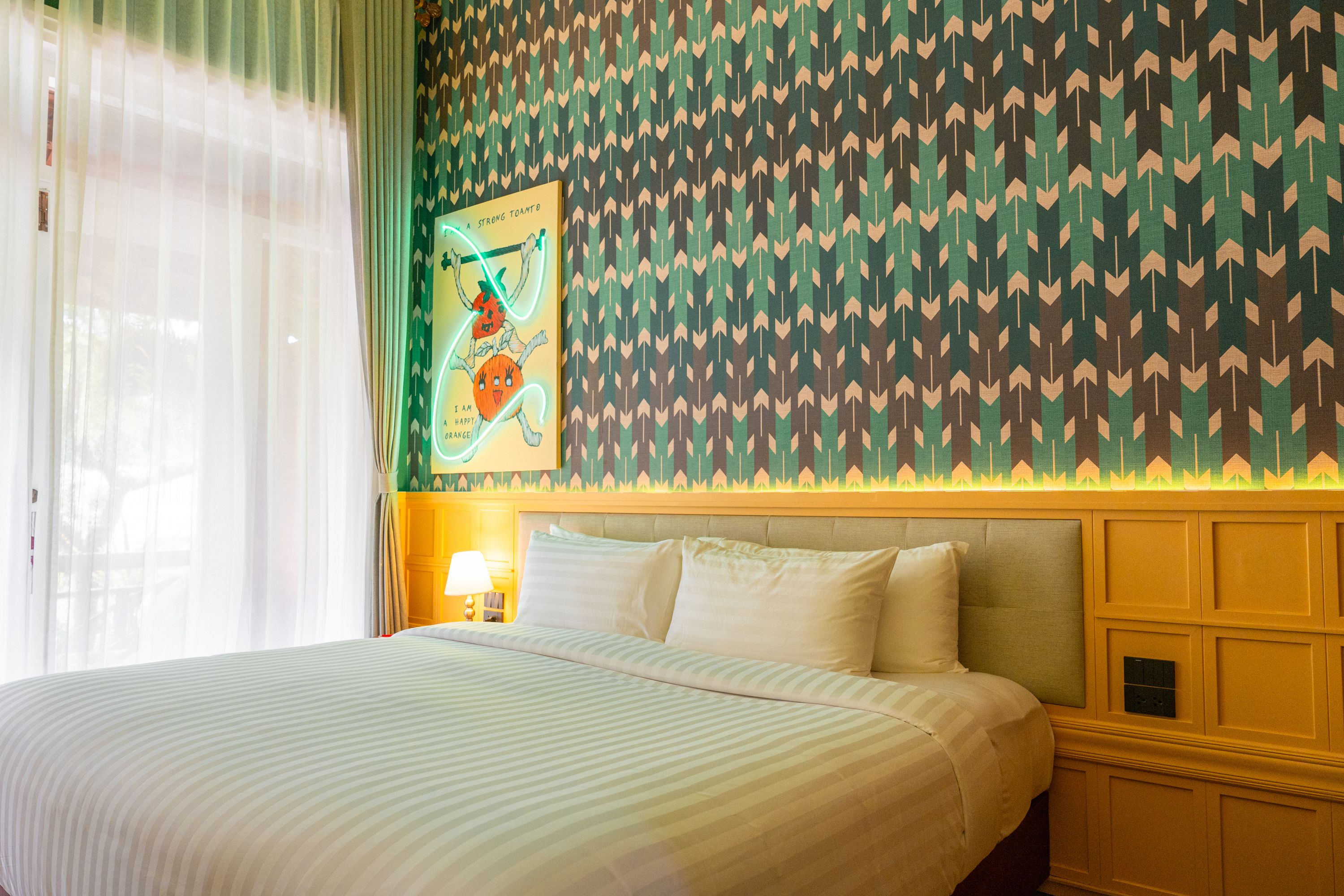 room detail thumbnail 2