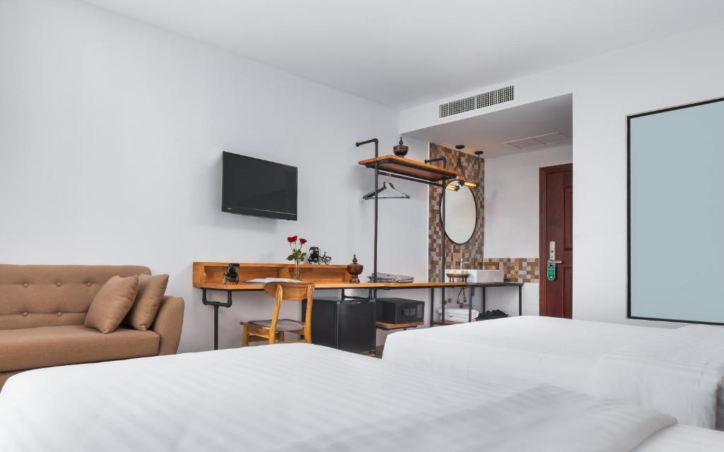 room detail thumbnail 1