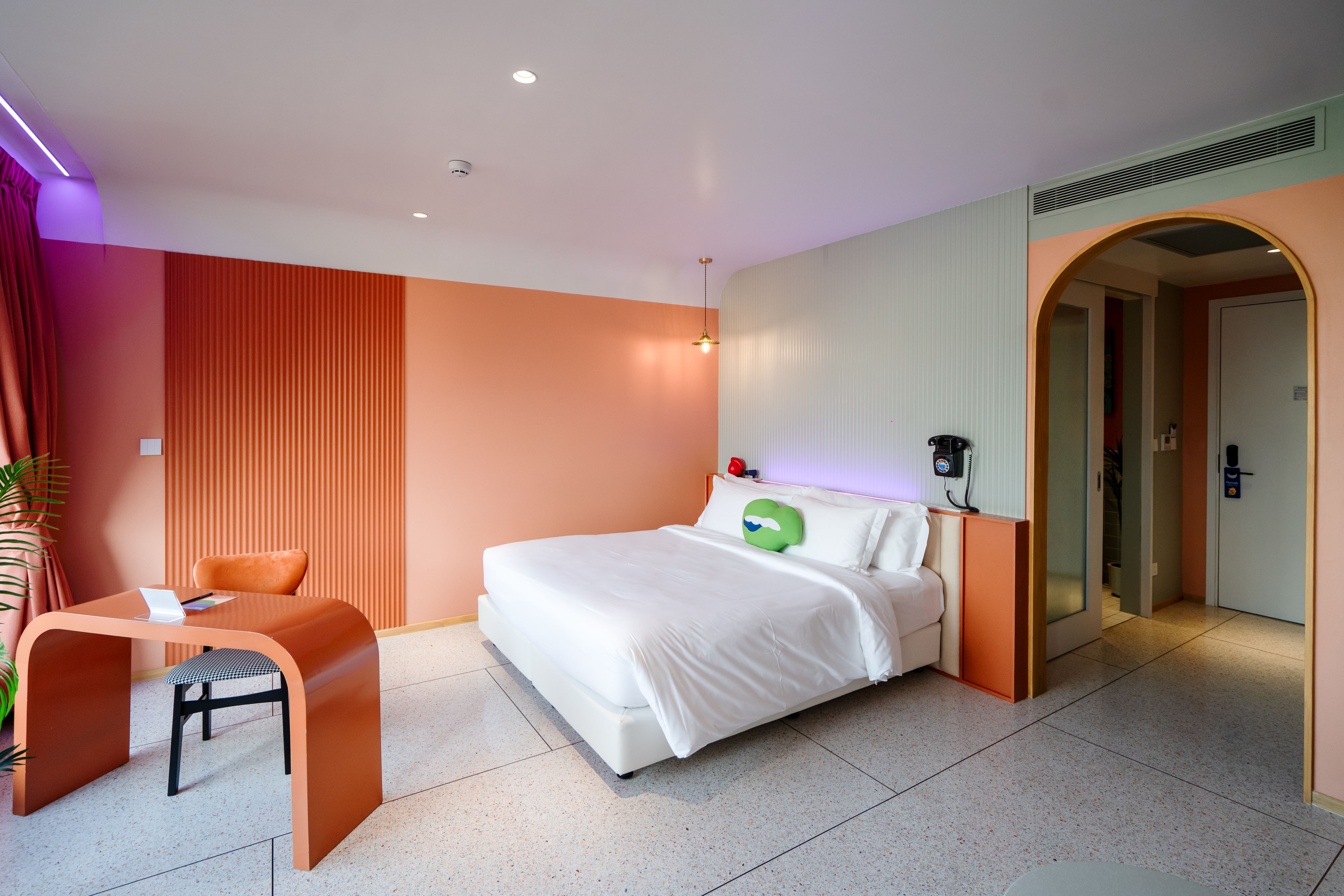 room detail thumbnail 0